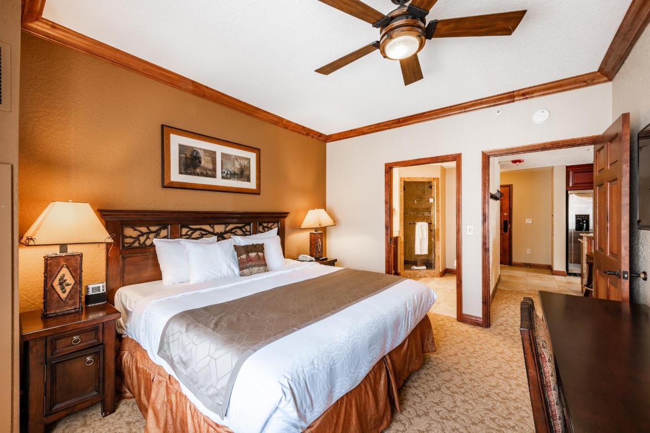 At Canyons By White Pines 5*