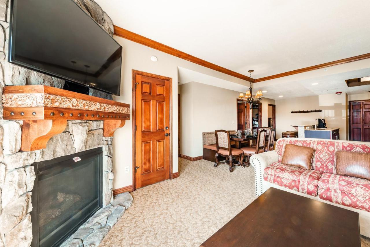 At Canyons By White Pines 5*