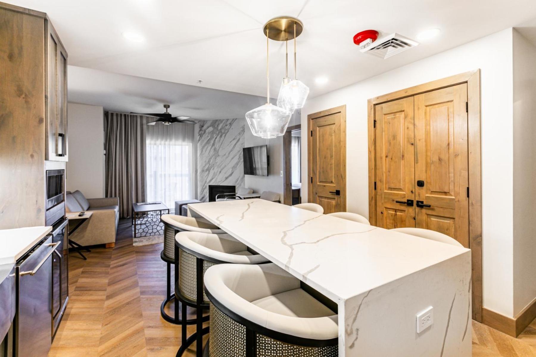 Aparthotel At Canyons By White Pines 5*