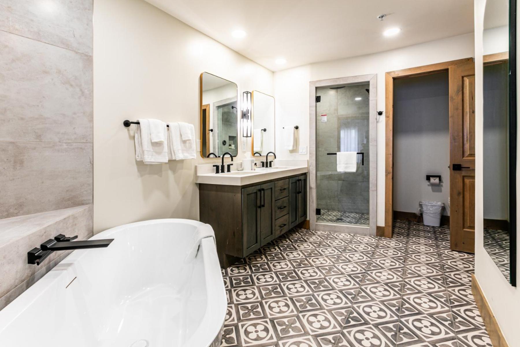 Aparthotel At Canyons By White Pines 5*