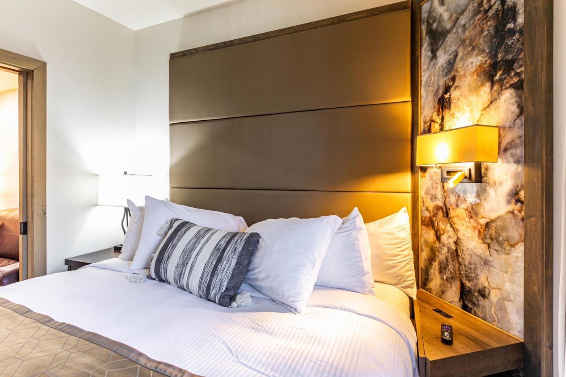 At Canyons By White Pines Aparthotel 5*