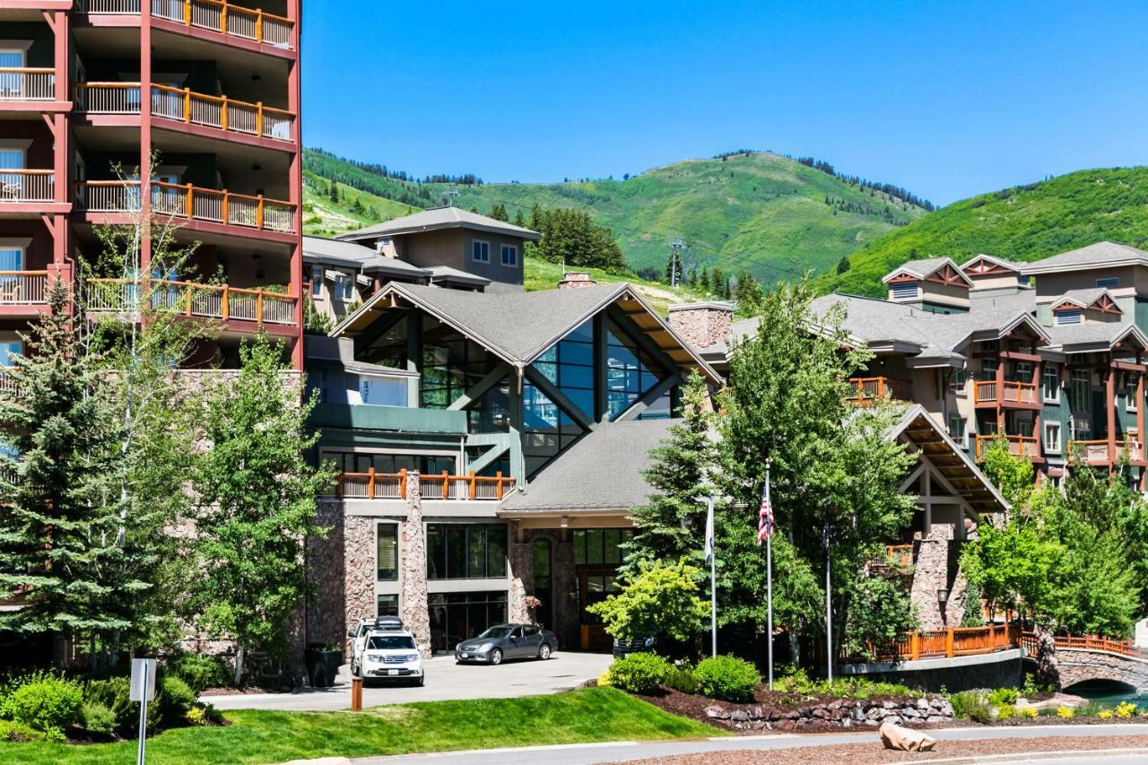 At Canyons By White Pines 5*